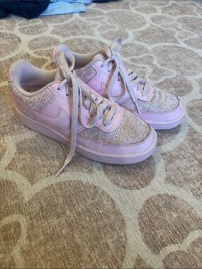 Nike Womens Light Pink lace court vision Low-Top Sneakers size 6